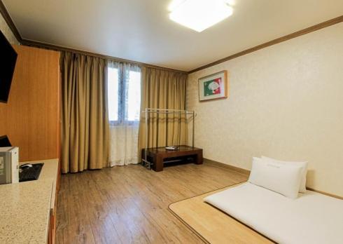 Yangji Park Hotel Чханвон Экстерьер фото