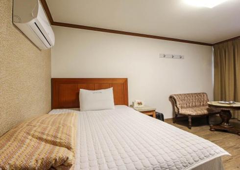 Yangji Park Hotel Чханвон Экстерьер фото